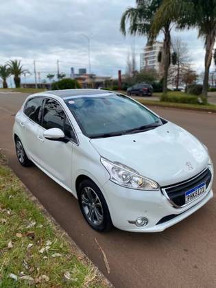PEUGEOT 208 1.6 GRIFFE 16V FLEX 4P AUTOMÁTICO PEUGEOT 208 1.6 GRIFFE 16V FLEX 4P AUTOMÁTICO